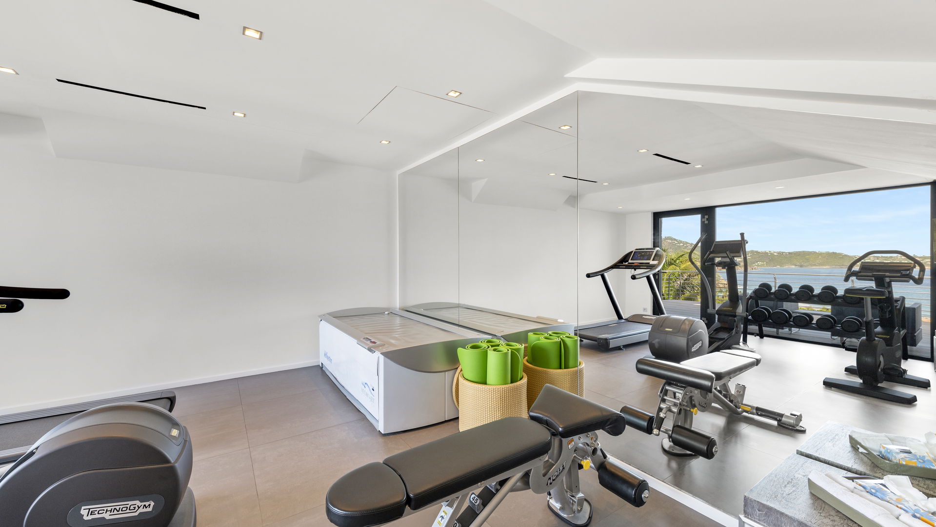 FITNESS AREA