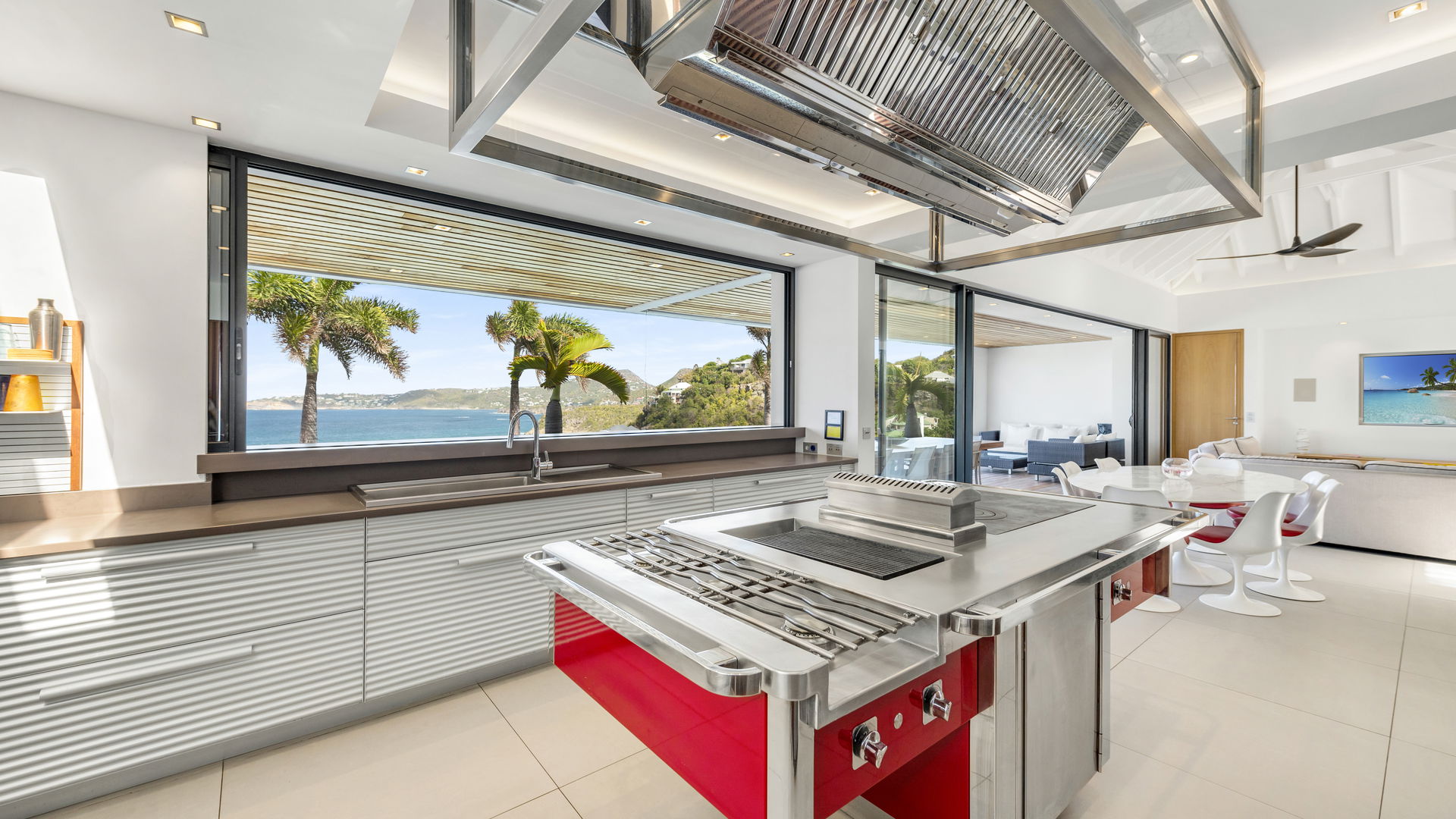 KITCHEN & DINING AREA