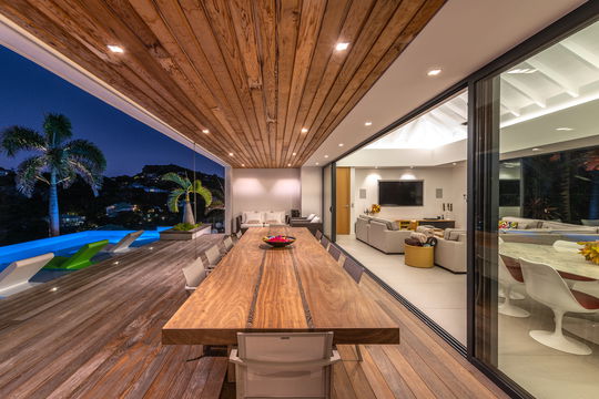 VILLA GRACE KITCHEN & DINING AREA 14