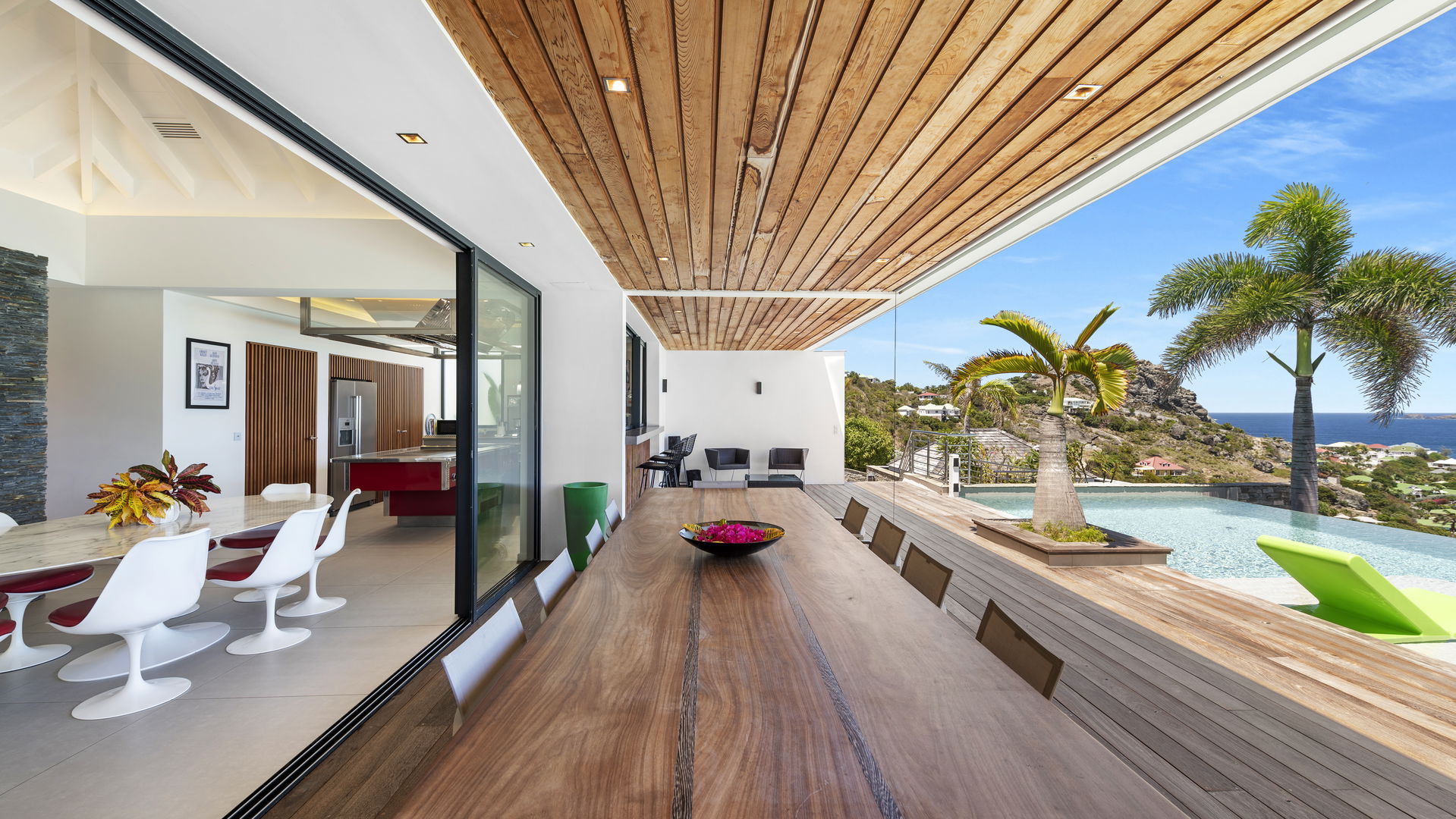 KITCHEN & DINING AREA
