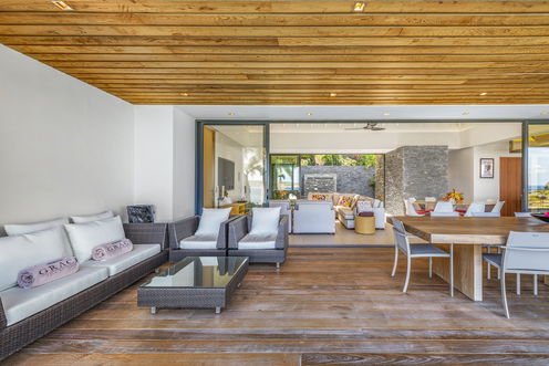 VILLA GRACE OUTDOOR LOUNGE AREAS 1