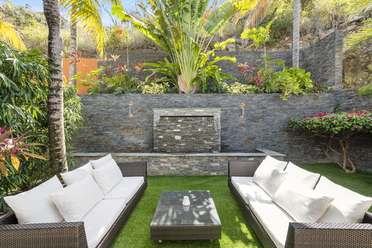 VILLA GRACE OUTDOOR LOUNGE AREAS 7