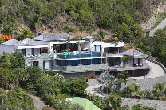 VILLA GRACE OUTDOORS 2.JPG