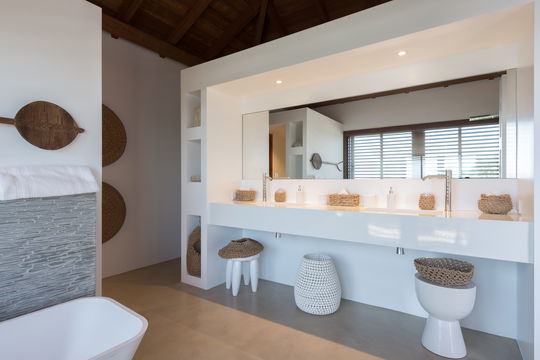 VILLA IXFALIA BEDROOM1 11.JPG