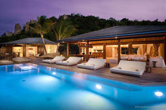 VILLA IXFALIA BY NIGHT 3