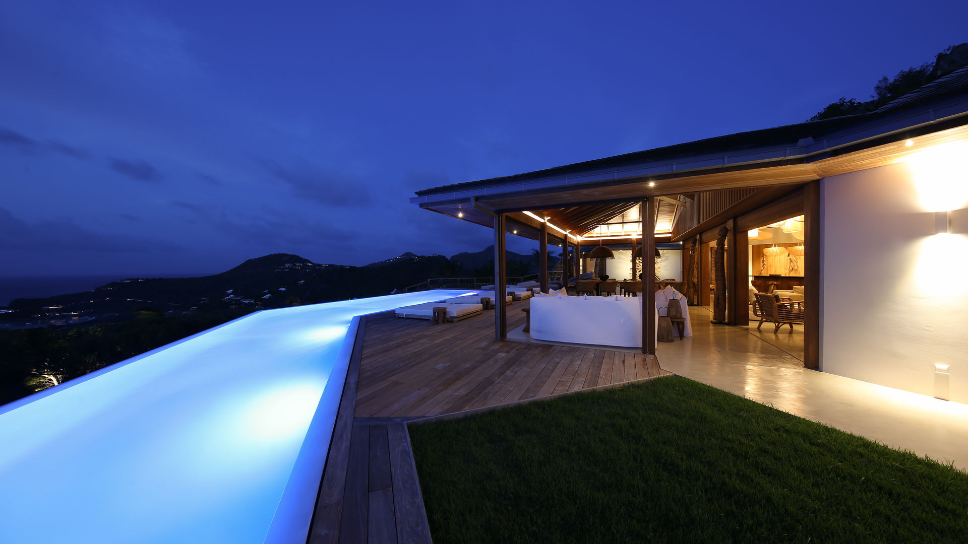 BY NIGHT
