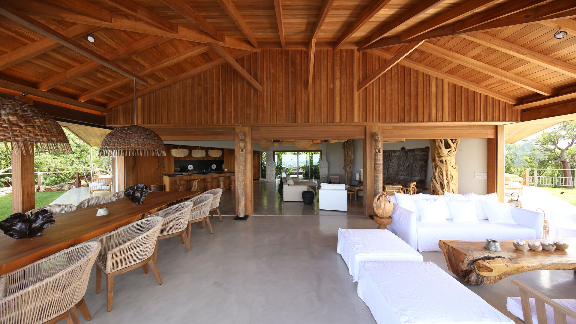OUTDOOR LIVING AREA