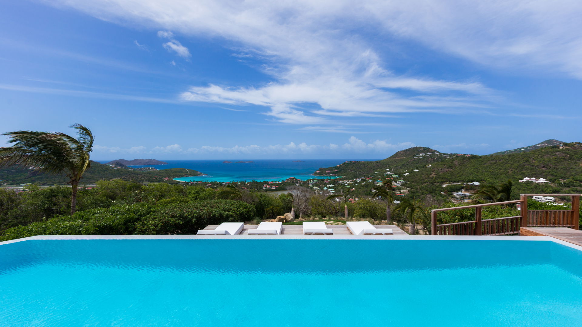 POOL & TERRACE