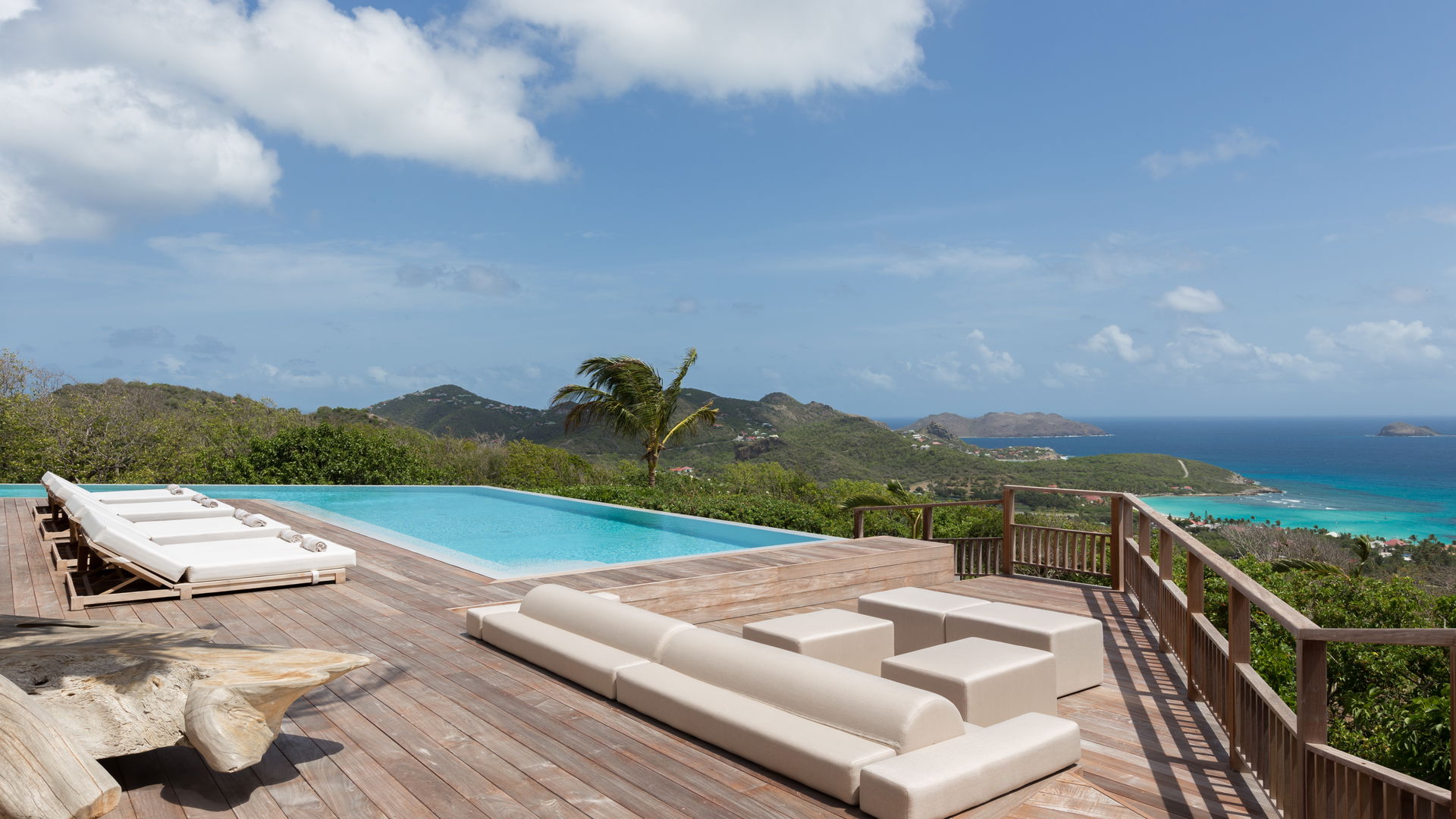 POOL & TERRACE