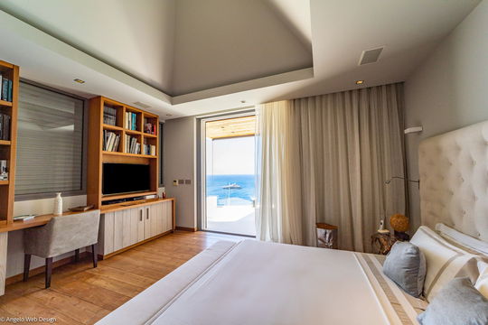 VILLA VITTI BEDROOM1 4