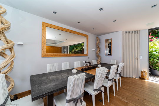 VILLA VITTI KITCHEN & DINING AREAS 1