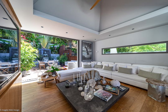 VILLA VITTI LIVING AREAS 1