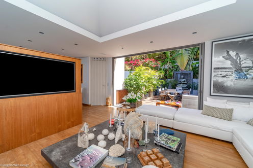 VILLA VITTI LIVING AREAS 2