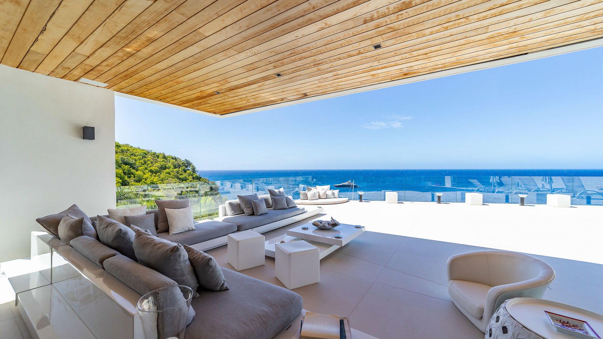 LIVING AREAS
