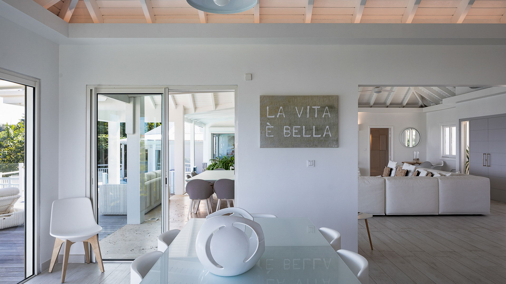 KITCHEN & DINING AREA