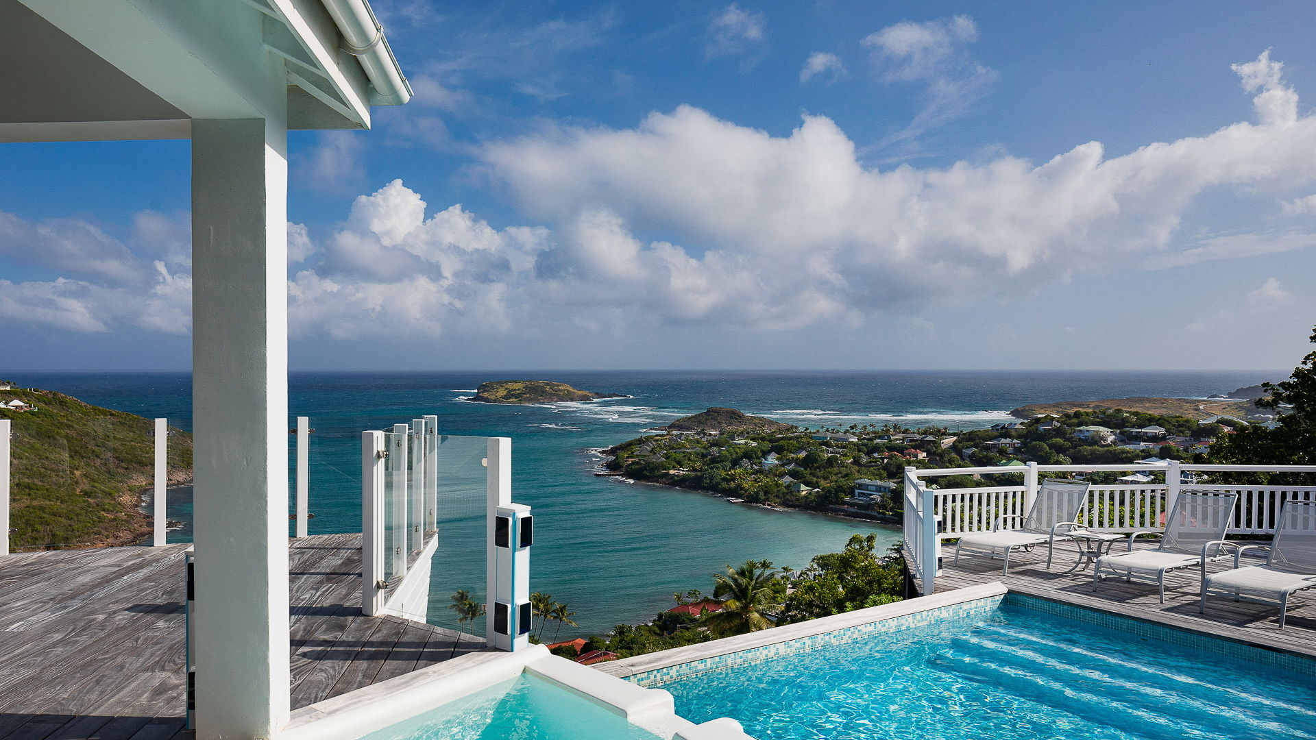 POOL & TERRACE