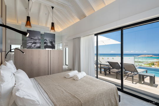 VILLA IRIS BEDROOM2 1