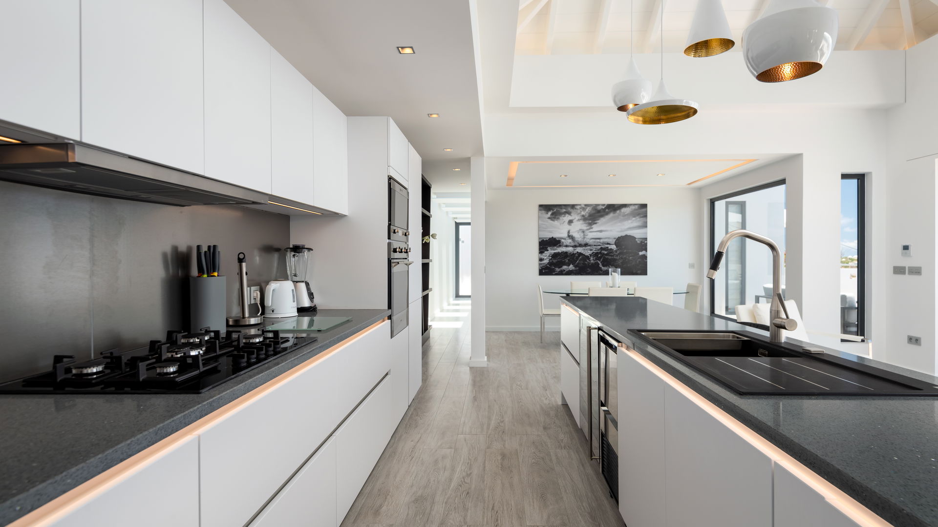 KITCHEN & DINING AREA