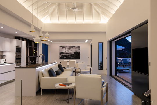 VILLA IRIS LIVING AREA 11