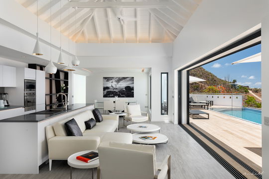 VILLA IRIS LIVING AREA 2