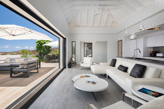 VILLA IRIS LIVING AREA 3