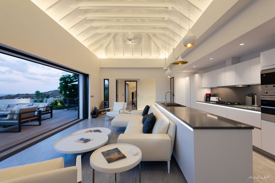 VILLA IRIS LIVING AREA 7