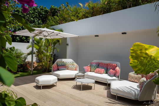 VILLA IRIS OUTDOOR LOUNGE AREA 3