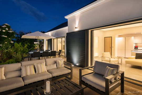 VILLA IRIS OUTDOOR LOUNGE AREA 4
