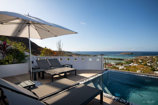 VILLA IRIS OUTDOORS 2