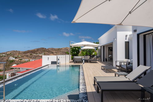 VILLA IRIS POOL & TERRACE 1