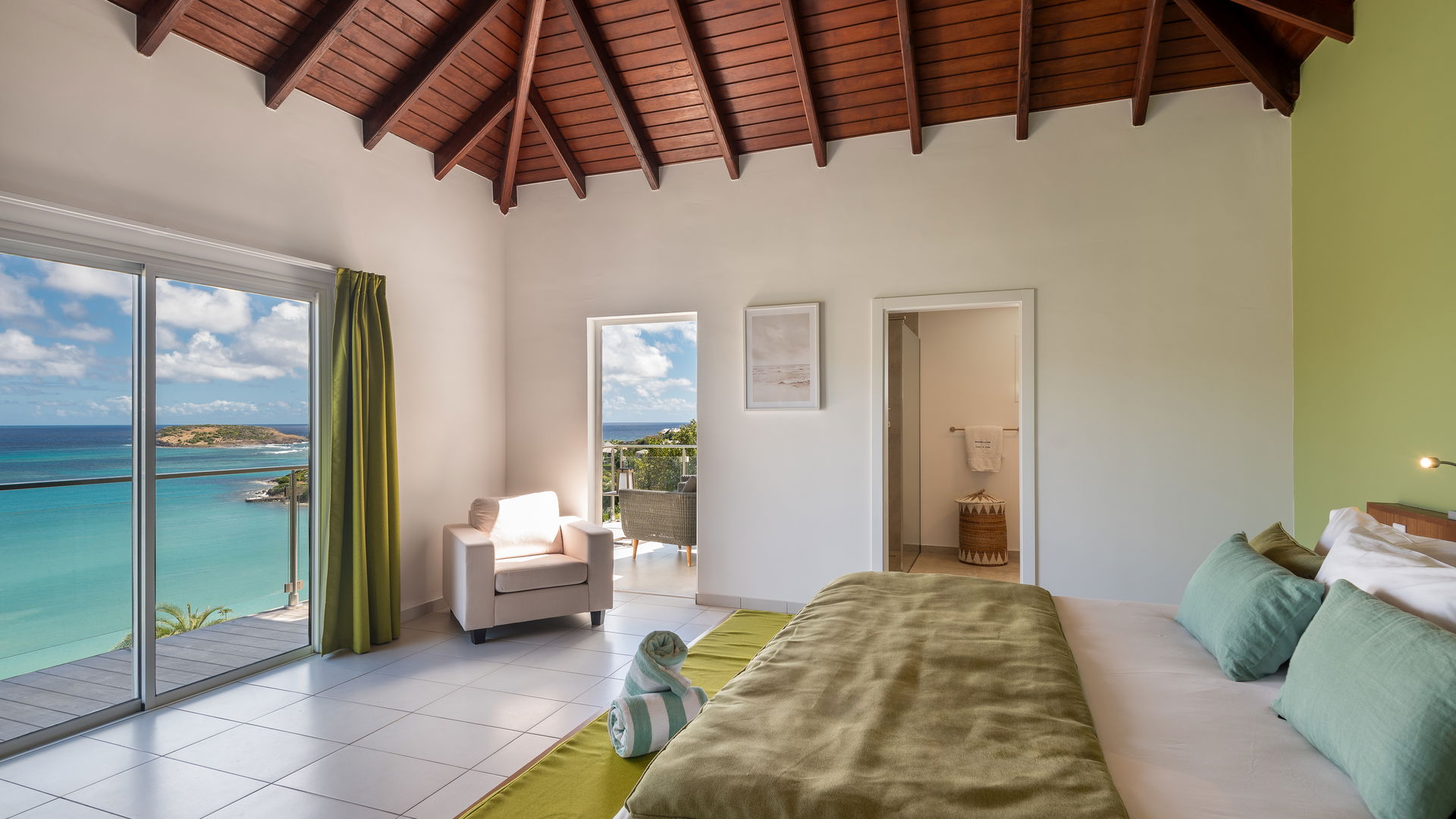 BEDROOM 2