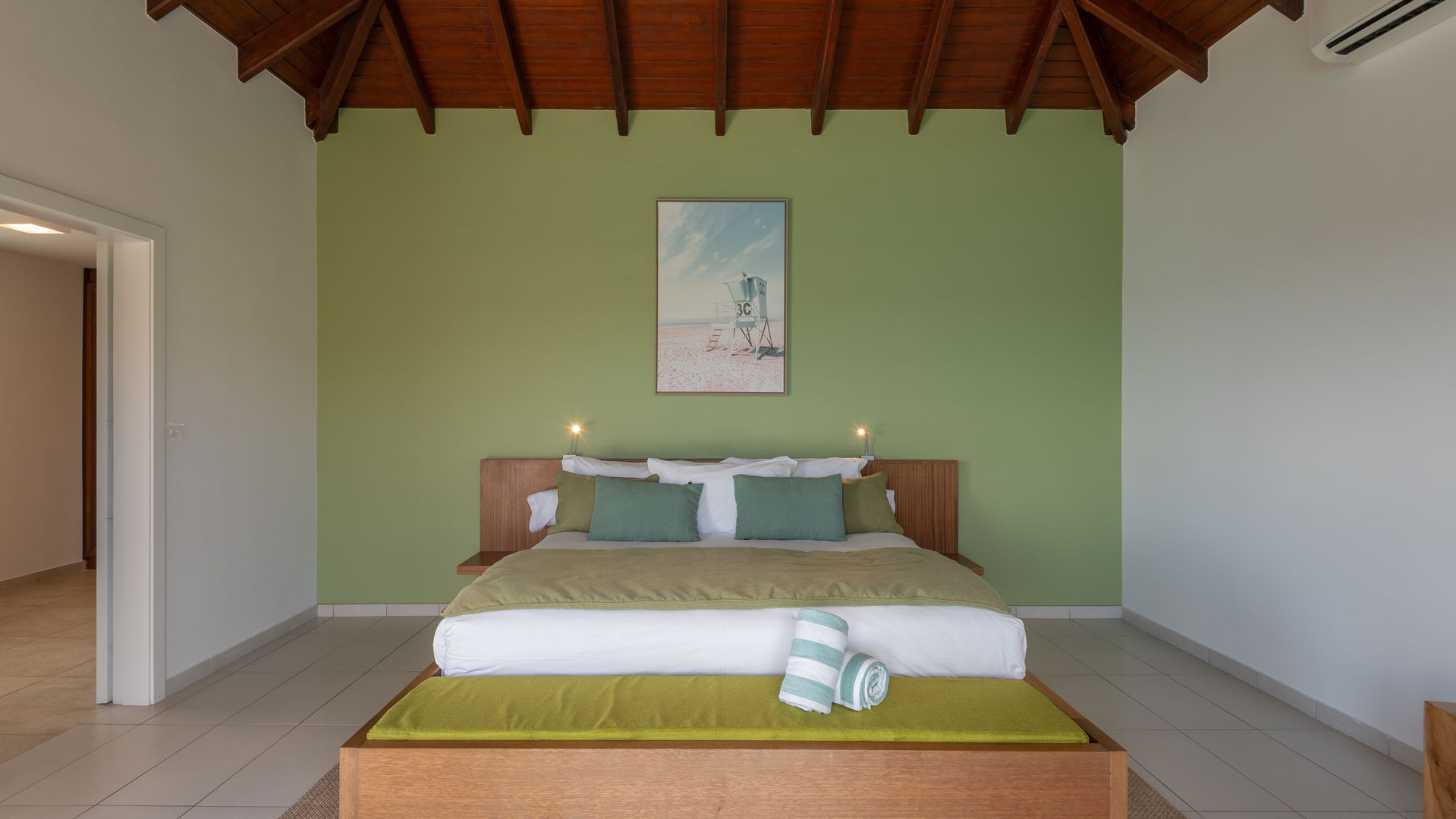 BEDROOM 2