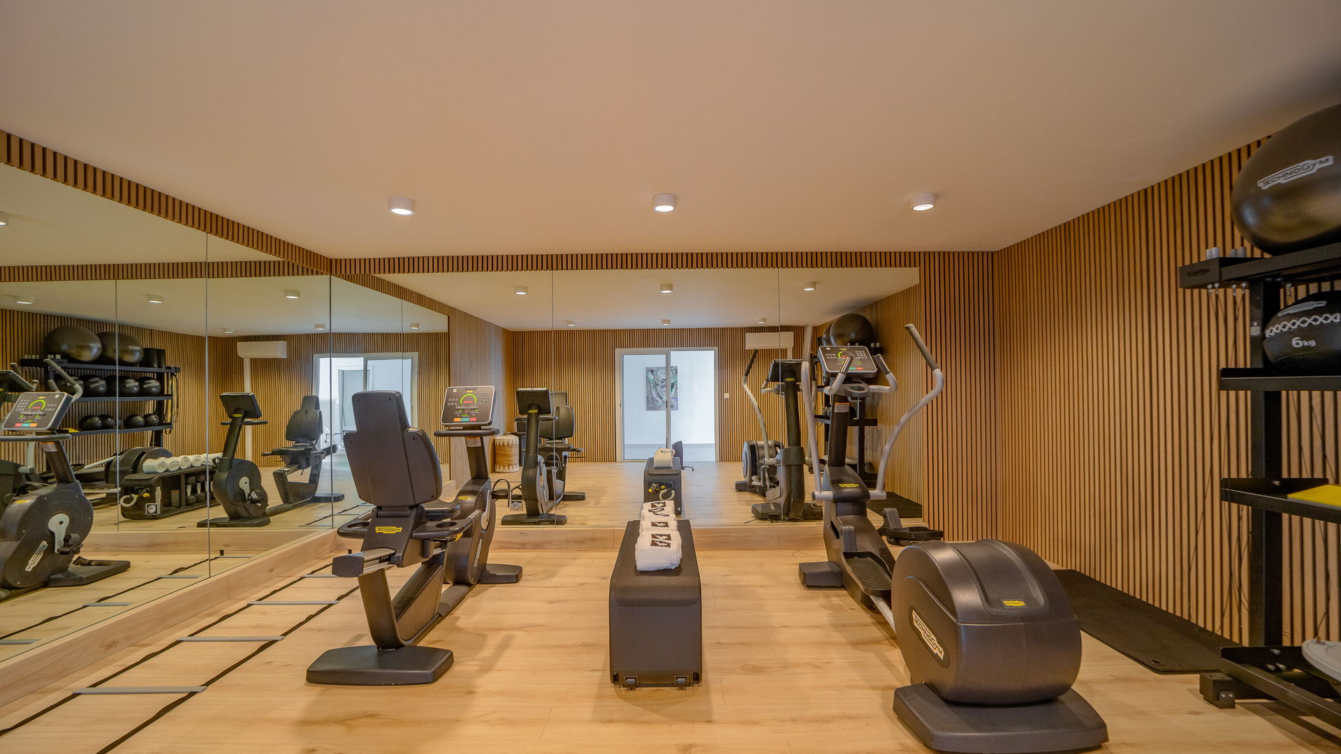 FITNESS AREA