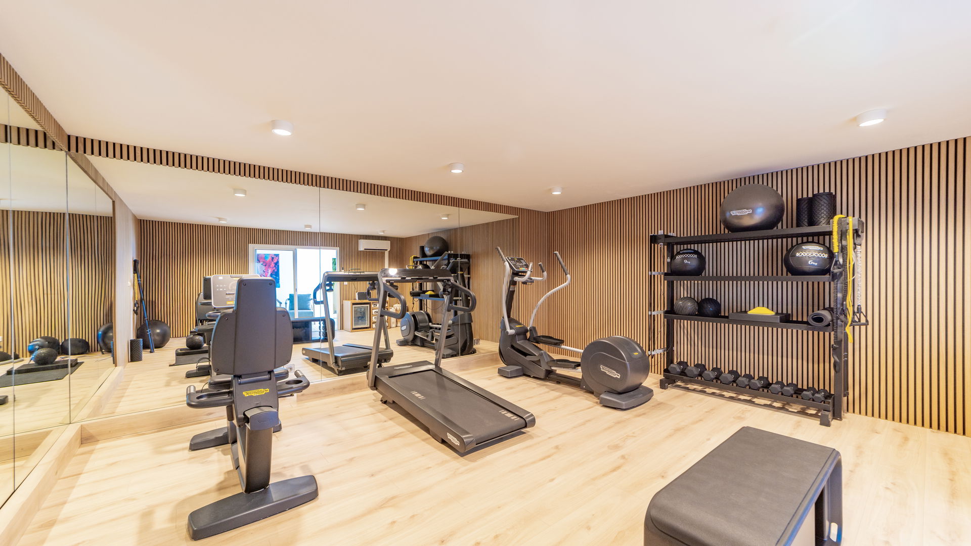 FITNESS AREA