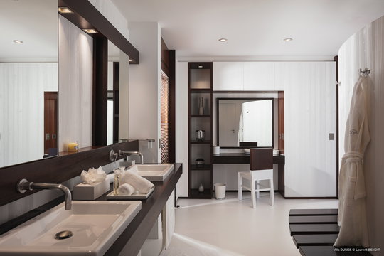VILLA DUNES BEDROOM1 13