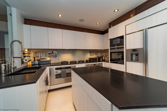 VILLA DUNES KITCHEN 2