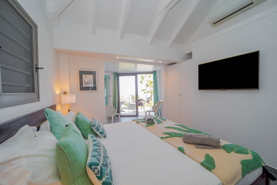 VILLA MANONJUL BEDROOM1 5
