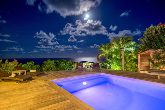 VILLA MANONJUL BY NIGHT 3