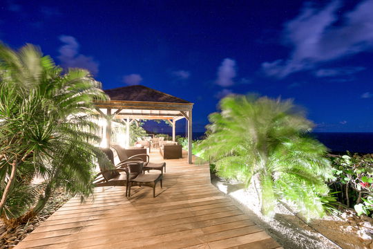 VILLA MANONJUL BY NIGHT 5
