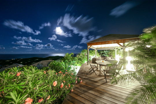 VILLA MANONJUL BY NIGHT 6