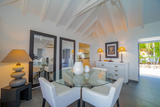 VILLA MANONJUL KITCHEN & DINING AREA 5