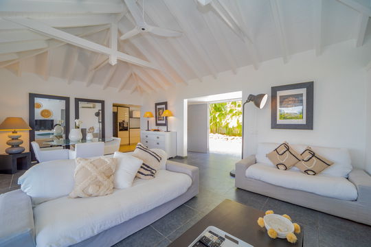 VILLA MANONJUL LIVING AREA 3
