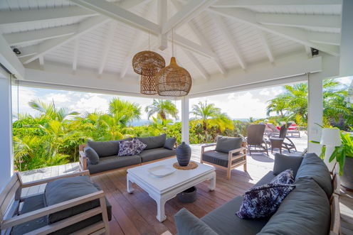 VILLA MANONJUL OUTDOOR LOUNGE AREA 1