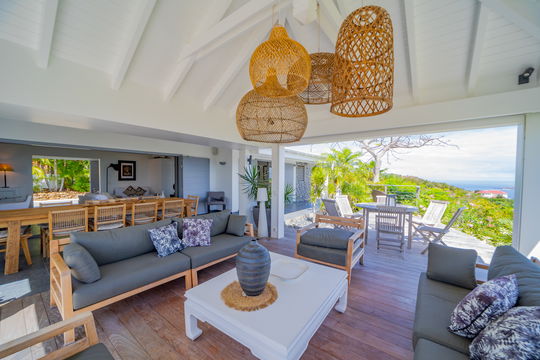 VILLA MANONJUL OUTDOOR LOUNGE AREA 3