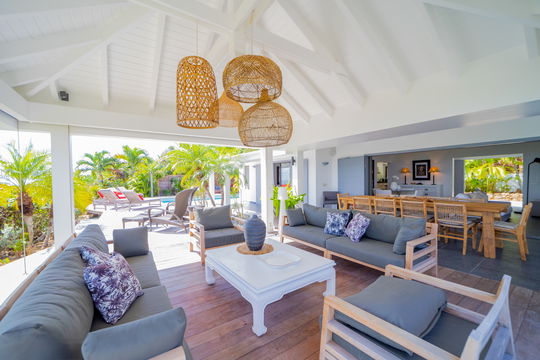 VILLA MANONJUL OUTDOOR LOUNGE AREA 5