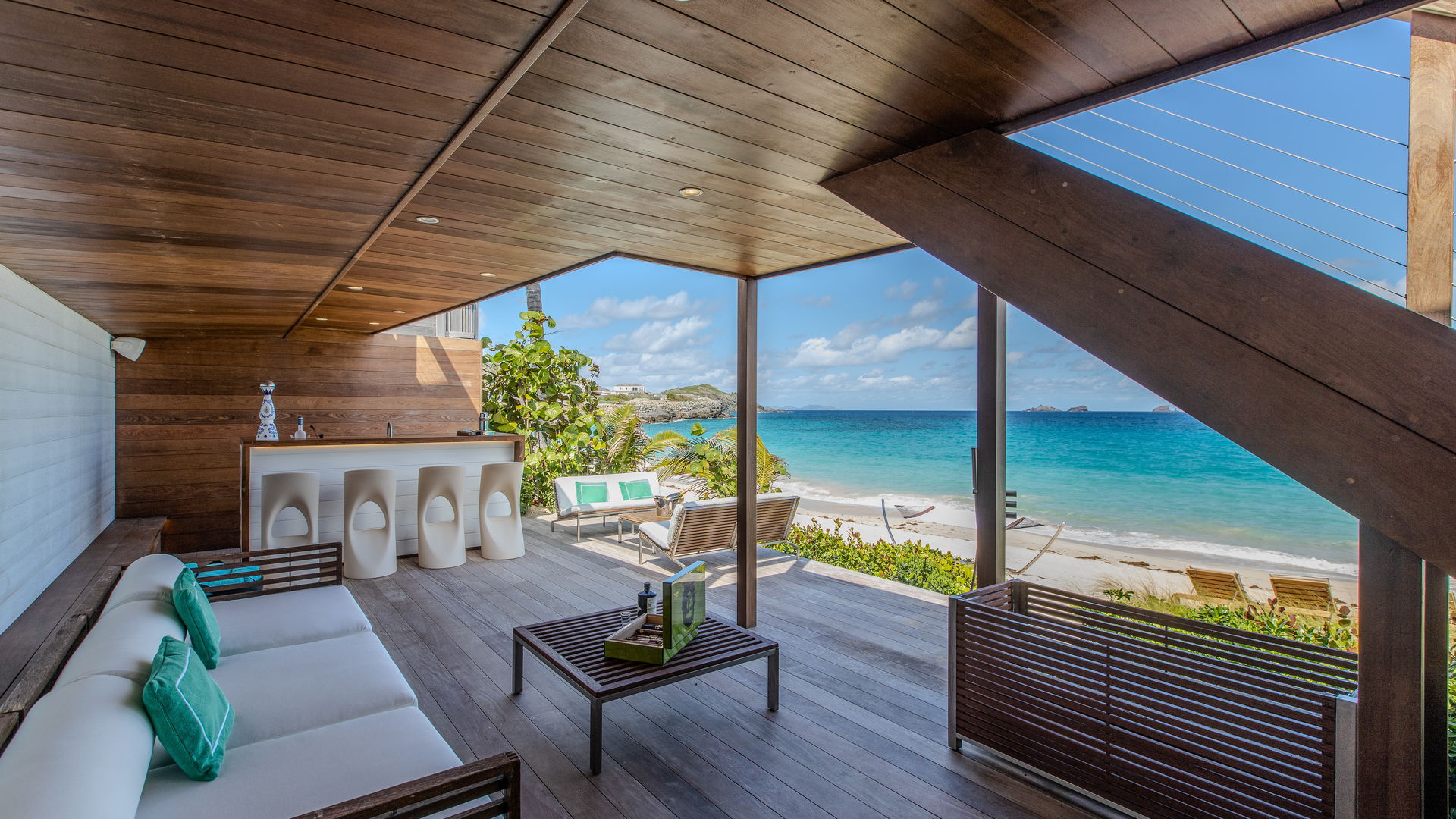 BEACH LOUNGE AREA