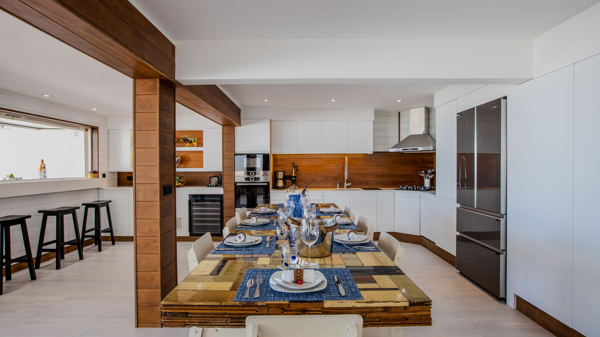 KITCHEN & DINING AREA
