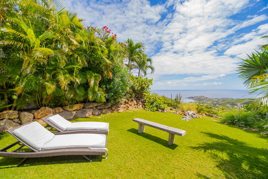 VILLA ELEA OUTDOORS 1