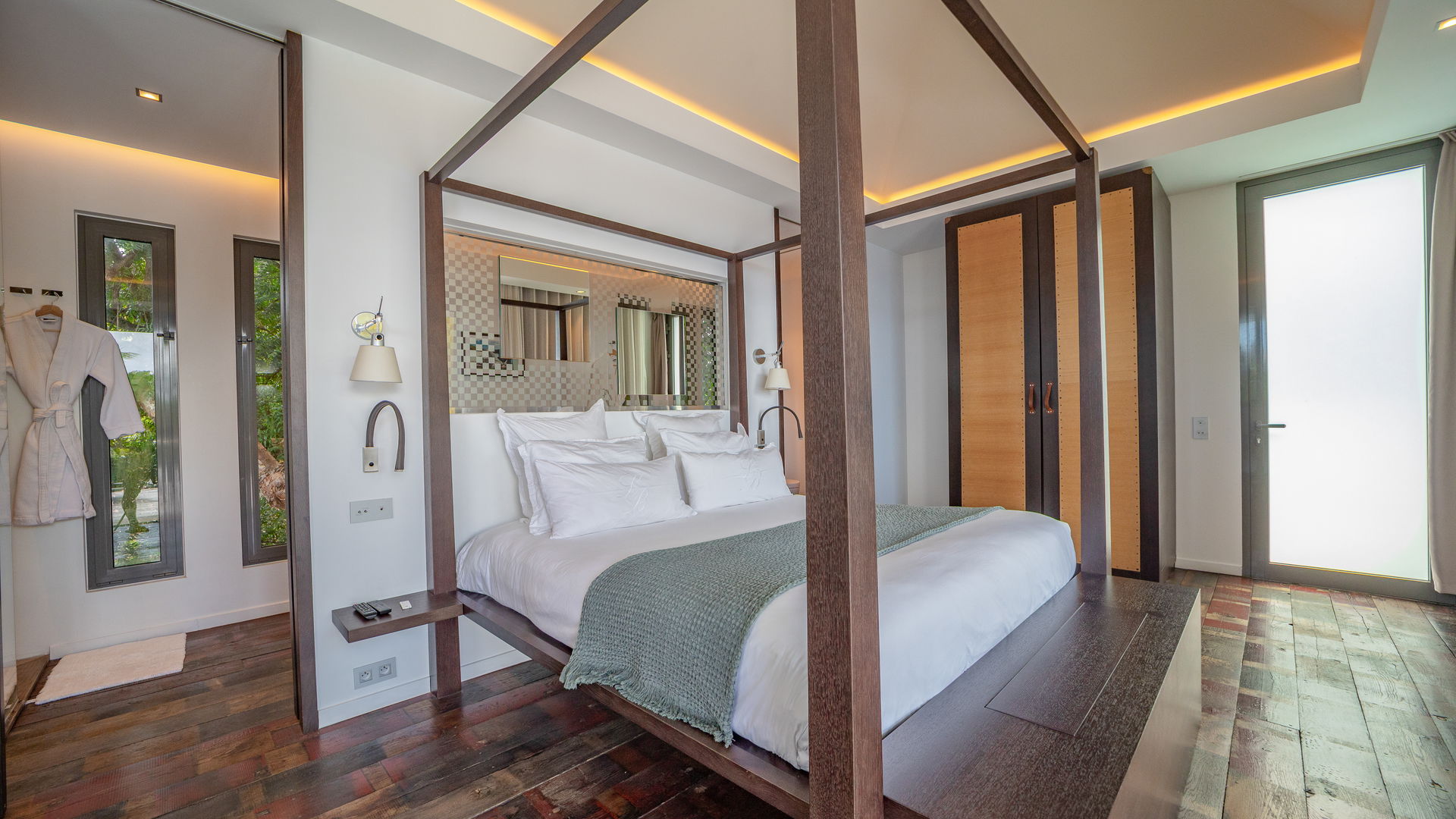BEDROOM 1