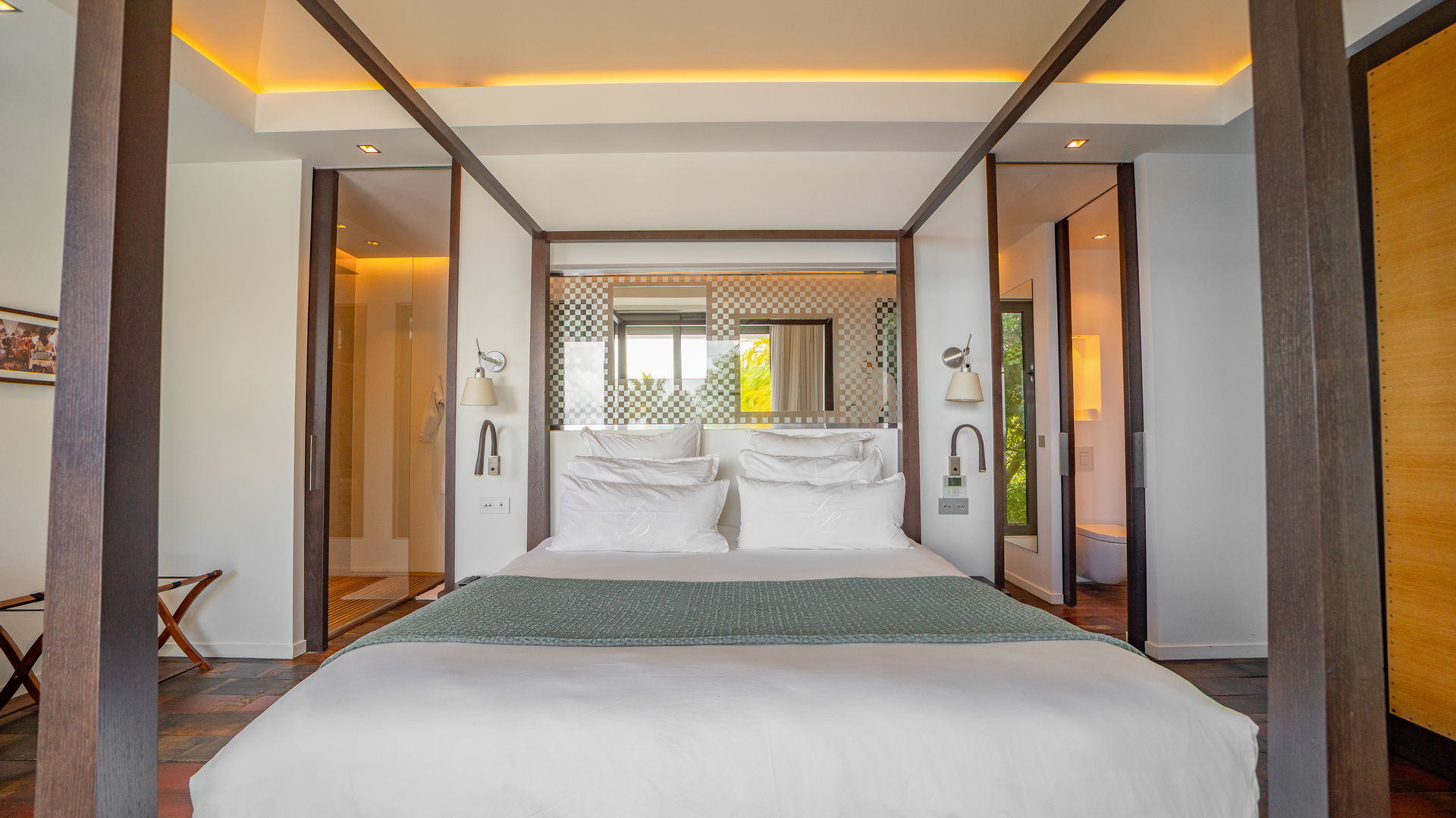 BEDROOM 1